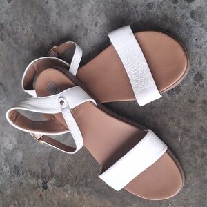 Steve Madden White Sandals Size Women's 9.5